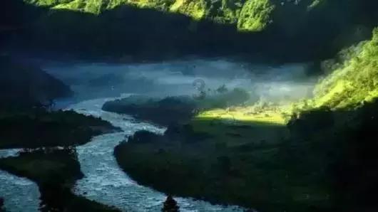 广东三姐妹,个个颜值出众,却都选择“削发为尼”,两人已成主持